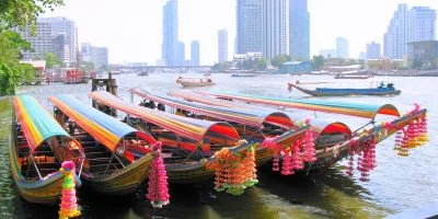 Bangkok longboat.webp