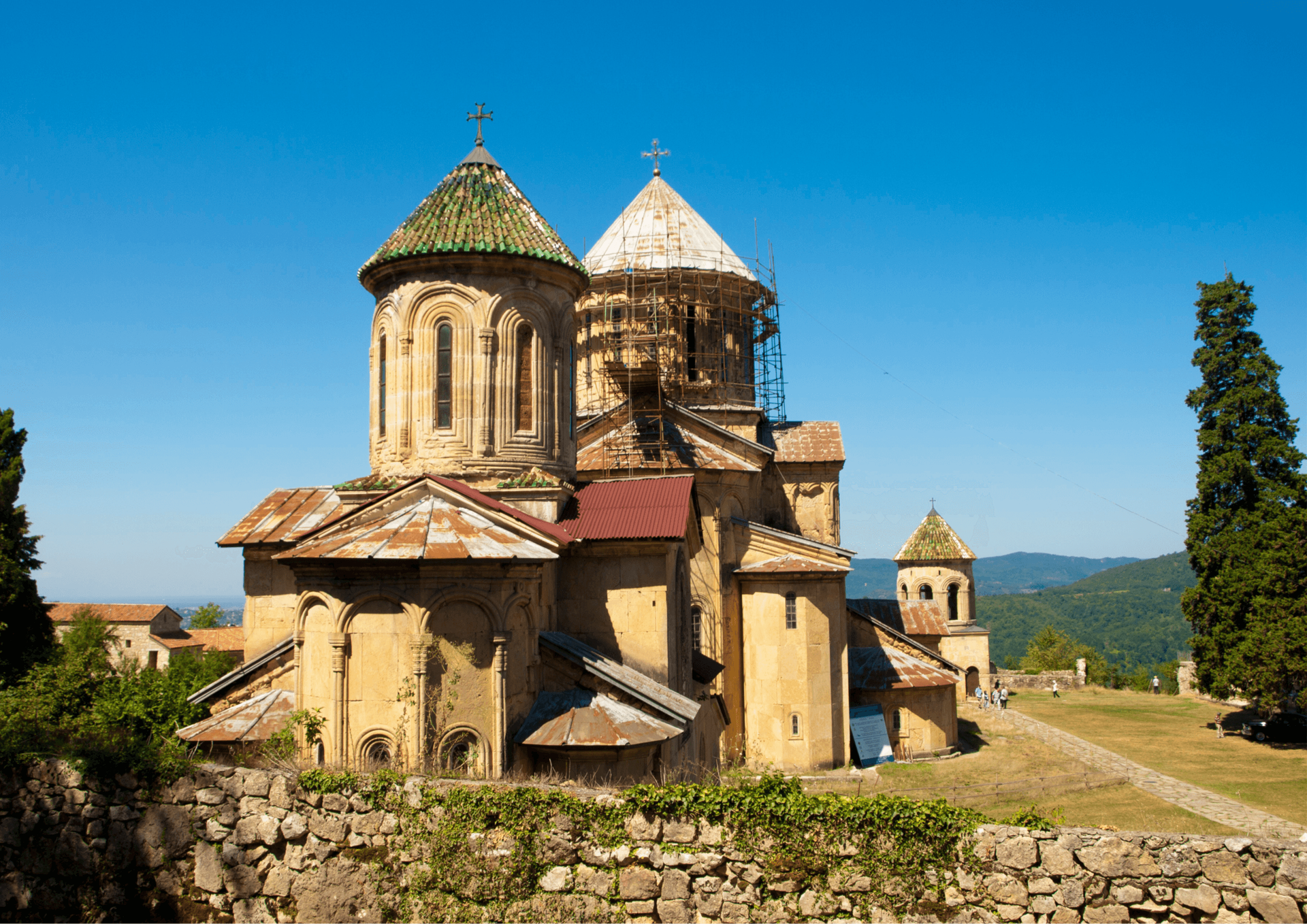 Príletový deň, prvá noc v hoteli/Kutaisi — fotografia 1